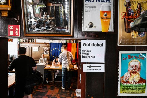 Berlin Wiki: From Postal Voting to the Ballot Box